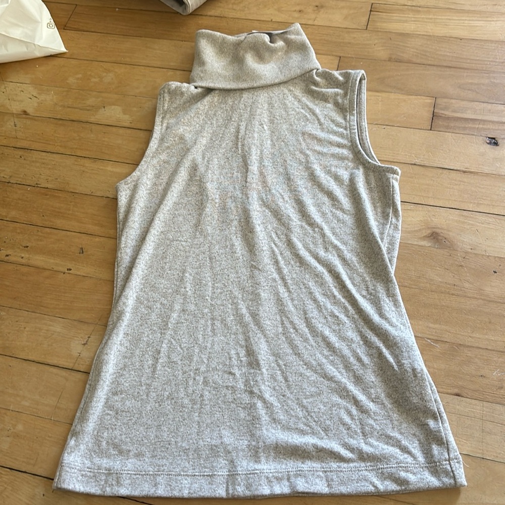 Banana republic size xs sleeveless top